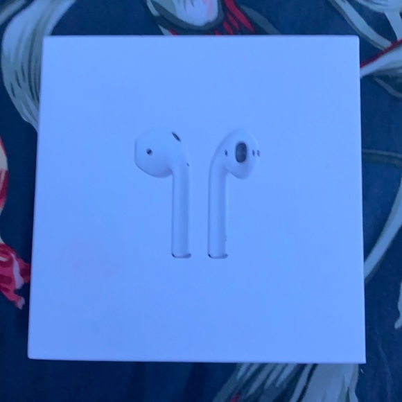 Airpods with winnie the pooh case